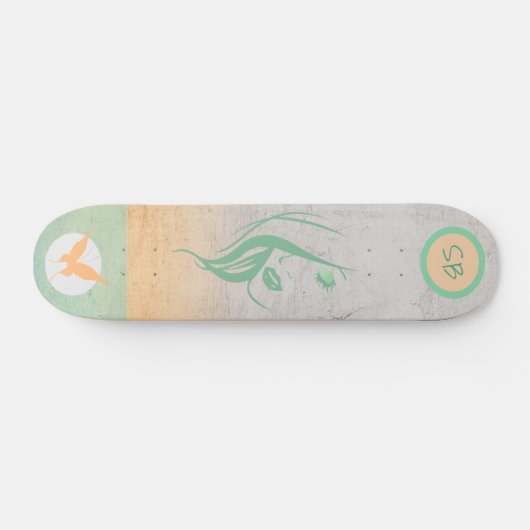 Mit Monogramm Girly Skateboard mit Schmetterling (Horizontal)