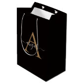 Mit Monogramm Gold Black | Minimal Elegant Mittlere Geschenktüte (Rückseite Schrägansicht)