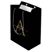 Mit Monogramm Gold Jet Black | Minimal Elegant Mittlere Geschenktüte (Rückseite Schrägansicht)