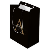 Mit Monogramm Gold Leather Black | Minimal Elegant Mittlere Geschenktüte (Rückseite Schrägansicht)