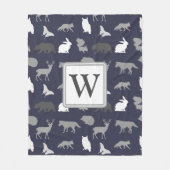 Mit Monogramm - Graue Waldbewohner Fleecedecke (Vorderseite)