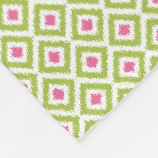 Mit Monogramm grünes Pink Diamonds Ikat Pattern Fleecedecke (Ecke)