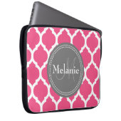 Mit Monogramm, hellrosa und graue Quatrefolie Laptopschutzhülle (Vorne Rechts)