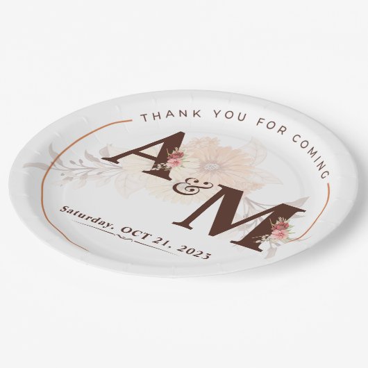 Mit Monogramm Hochzeit mit Gold Pappteller (Schrägansicht)