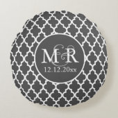 Mit Monogramm Hochzeit von Quartieren, grau und we Rundes Kissen (Vorderseite)