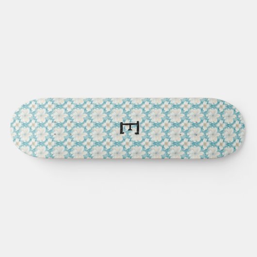 Mit Monogramm Hübsche weiße Blume Gemustert Skateboard (Horizontal)