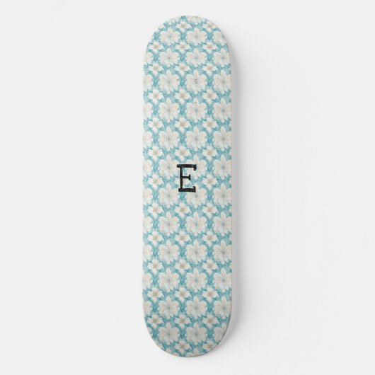 Mit Monogramm Hübsche weiße Blume Gemustert Skateboard (Vorderseite)