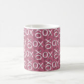 Mit Monogramm Hugs Kisses XOXO Pink Kaffeetasse (Mittel)