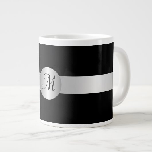 Mit Monogramm Jumbo-Tasse in Schwarz und Silber (Vorderseite Rechts)