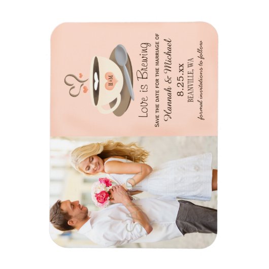 Mit Monogramm Kaffee-Cup im Herzen - Save the Date Magnet (Vertikal)