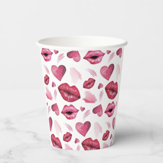 Mit Monogramm Küsse und Herzmuster Wasserfarbe Pappbecher (Rückseite)