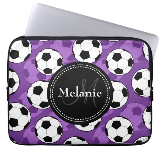 Mit Monogramm Lila Black Soccer Ball-Muster Laptopschutzhülle (Vorderseite)