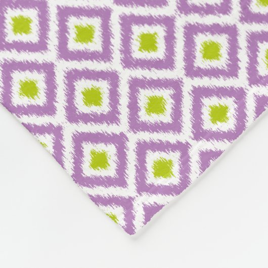Mit Monogramm Lila grüne Diamanten Ikat-Muster Fleecedecke (Ecke)
