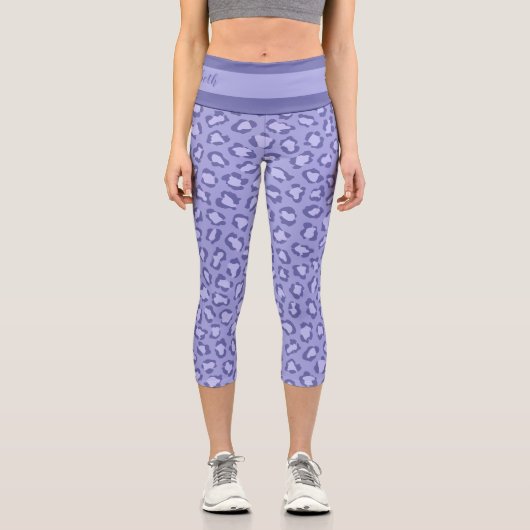 Mit Monogramm Lila Leopard-Tiermuster Capri Leggings (Vorderseite)