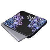 Mit Monogramm Lila, schwarz-weißes Mandala-Muster Laptopschutzhülle (Vorne Knopf)