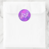 Mit Monogramm Lila und rosa Bokeh Runder Aufkleber (Tasche)