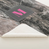 Mit Monogramm Marmorsteinmuster in Grautönen Sherpadecke (3/4)