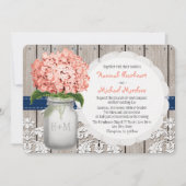 Mit Monogramm Mason Jar Coral Navy Hydrangea Weddi Einladung (Vorderseite)