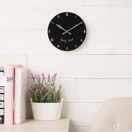 Mit Monogramm, moderne Elegante Schwarze Imitat Go Runde Wanduhr