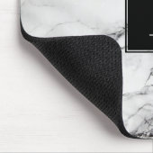 Mit Monogramm moderne graue und weiße Marmortextur Mousepad (Ecke)