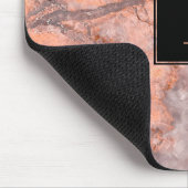 Mit Monogramm moderne rosa und graue Marmortextur Mousepad (Ecke)