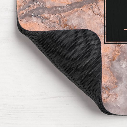 Mit Monogramm moderne rosa und graue Marmortextur Mousepad (Ecke)
