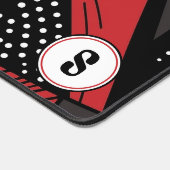 Mit Monogramm Moderne rote und schwarze Geometrie  Schreibtischunterlage (Ecke)