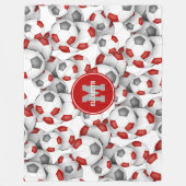 mit Monogramm Muster von roten, grauen Fußballbäll Fleecedecke (Vorderseite)