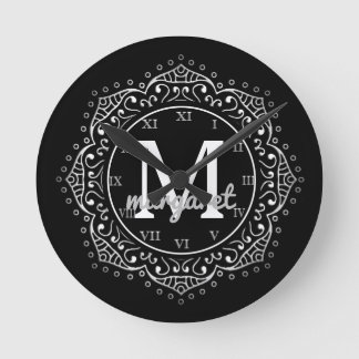 Mit Monogramm Name Boho Mandala Black Silver Runde Wanduhr