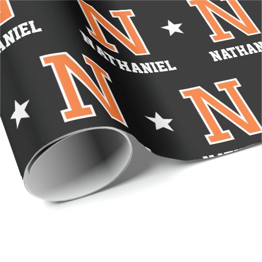 Mit Monogramm Name Star Orange Black Custom Geschenkpapier (Rolleneckpunkt)