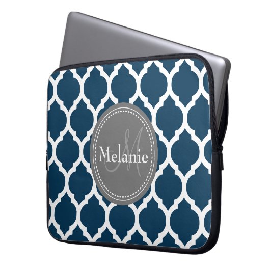 Mit Monogramm Navy Blue & Gray Quatrefolie Laptopschutzhülle (Vorderseite Links)