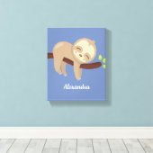Mit Monogramm Niedliches Baby-Sloth auf Tree-Kinde Leinwanddruck (Insitu (Holzboden))