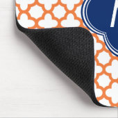 Mit Monogramm Orange und Royal Blue Quatrefoil Mousepad (Ecke)