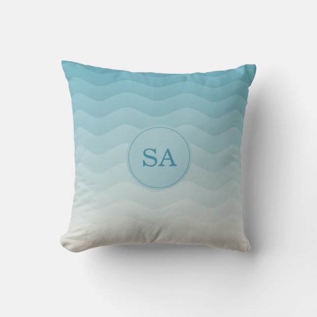 Mit Monogramm Pastel Blue Waves Ombre Throw Kissen (Vorderseite)