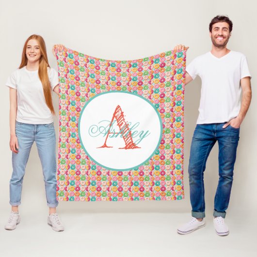 Mit Monogramm personalisierte Donuts Fleecedecke (Beispiel)