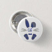 Mit Monogramm Personalisierter Osterhase am Blue Button (Vorne & Hinten)