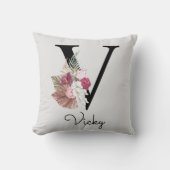 Mit Monogramm Pink Boho Floral Initial V Kissen (Vorderseite)