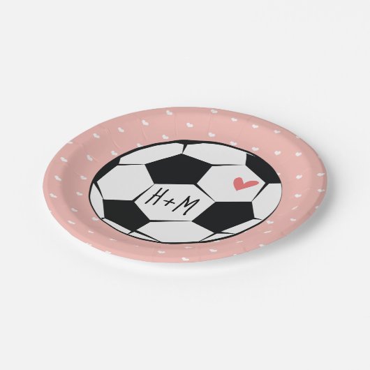 Mit Monogramm Pink-Fußball-Hochzeit Pappteller (Schrägansicht)