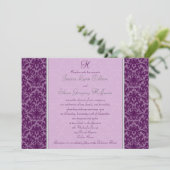 Mit Monogramm Plum Damask Hochzeitsempfang Einladung (Stehend Vorderseite)