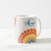 Mit Monogramm Radiant Aegean Summer Dot Mandala Kaffeetasse (VorderseiteRechts)