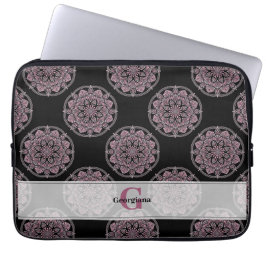 Mit Monogramm rosa Blumenfronten Polka Dot Mandala Laptopschutzhülle