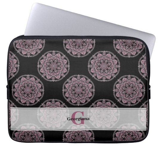 Mit Monogramm rosa Blumenfronten Polka Dot Mandala Laptopschutzhülle (Vorderseite)