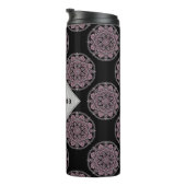 Mit Monogramm rosa Blumenfronten Polka Dot Mandala Thermosbecher (Nach rechts gedreht)