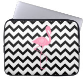 Mit Monogramm rosa Flamingo + Schwarzes Zickzack Laptopschutzhülle (Vorderseite)