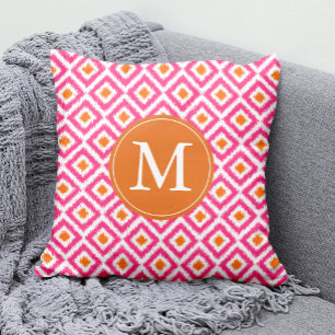 Mit Monogramm rosa Mandarine Diamonds Ikat Pattern Kissen
