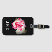 Mit Monogramm Rosa Rose auf der schwarzen Gepäckma Gepäckanhänger (Vorderseite (Horizontal))