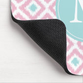 Mit Monogramm rosa u. lila Ikat Muster Mousepad (Ecke)