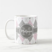 Mit Monogramm rosa und graues Raute Muster Kaffeetasse (Links)