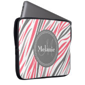 Mit Monogramm rosa und graues Zebra-Muster Laptopschutzhülle (Vorne Rechts)
