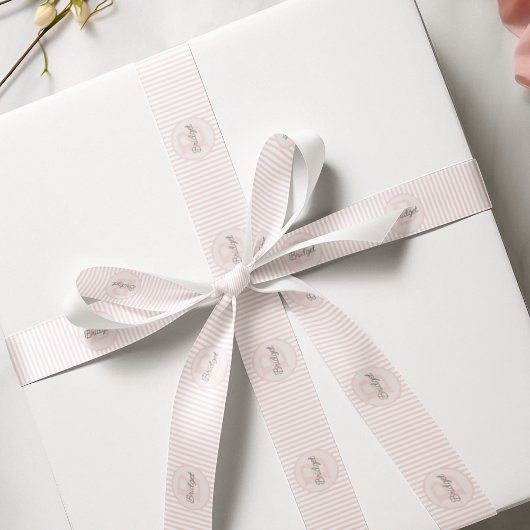 Mit Monogramm, rosa und weiß gestrichen Ripsband